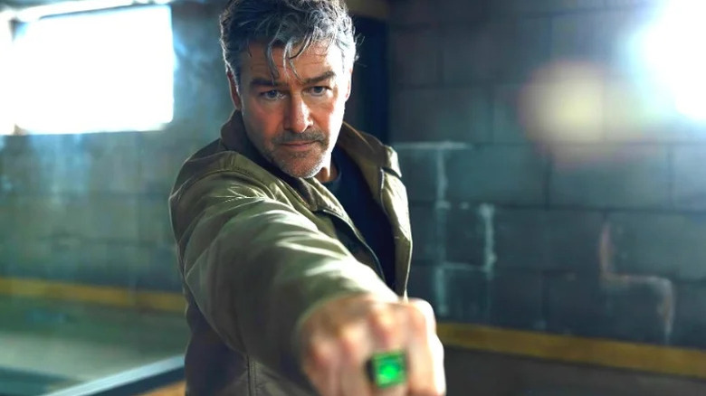 Hal Jordan using his power ring on Lanterns
