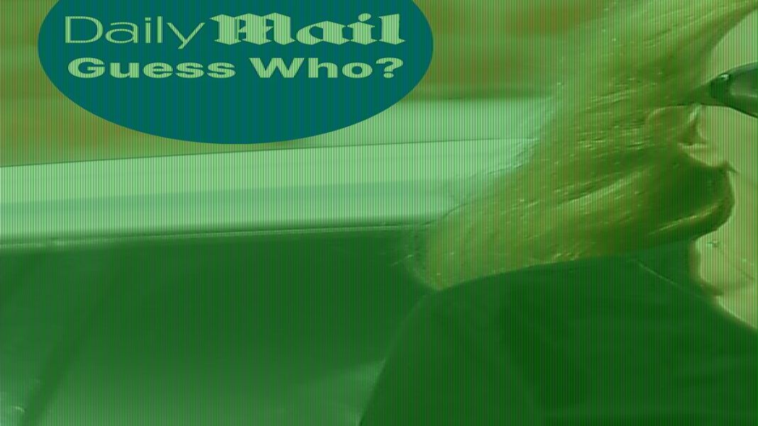 80s bombshell who seduced Tom Cruise onscreen - who is she?