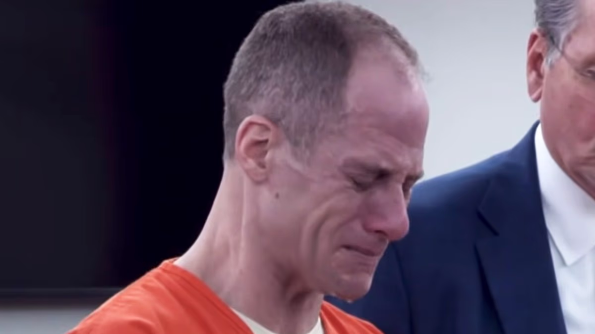 American Idol weeps as daughters' statements read at sentencing