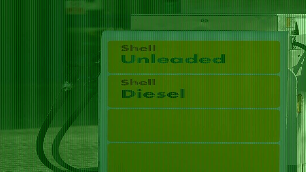 Chancellor freezes fuel duty and keeps 5p discount