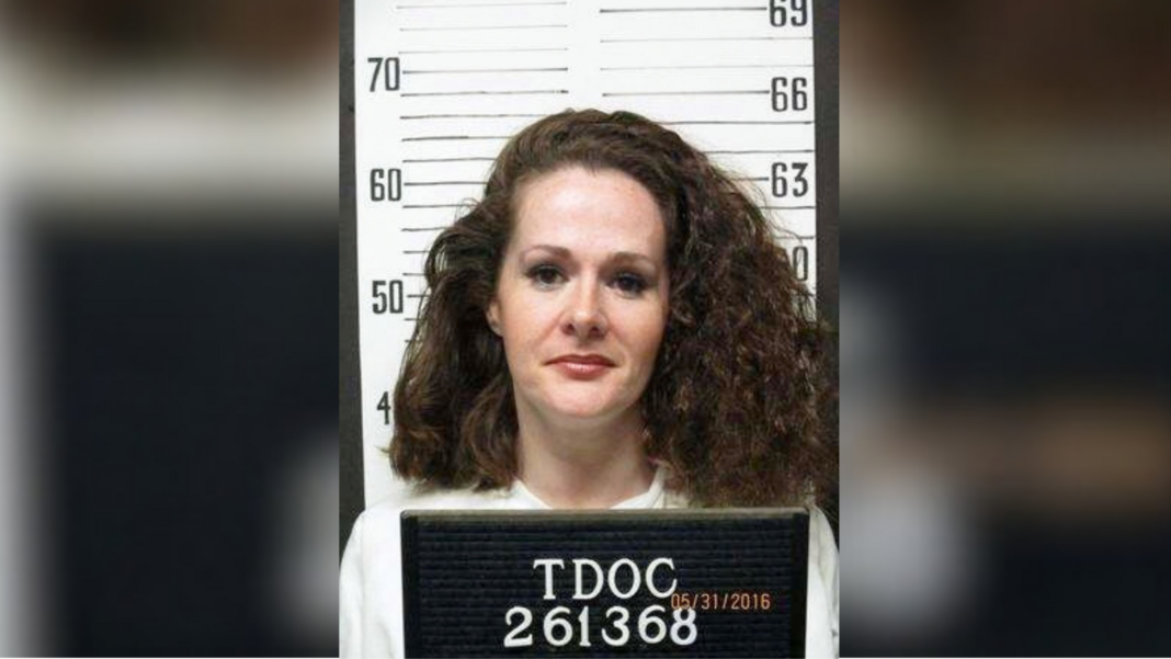 Christa Gail Pike: Tennessee unable to carry out execution by lethal injection for 1995 murder, witnesses say