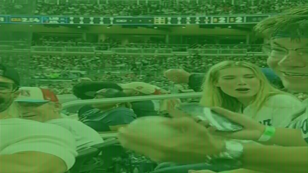 Dodgers fan sparks debate after refusing to give ball to small child