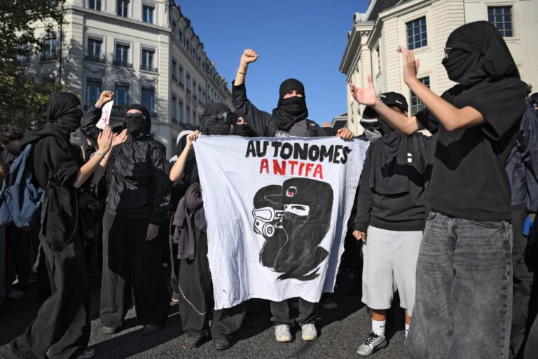 Around 50 French Antifa Groups Join Protest Network Ahead of Weekend Demonstrations amid Unrest Fears