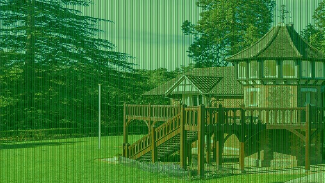 How you can live like a King in rental properties on royal estates