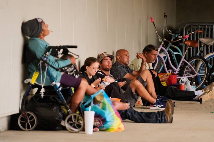 Hundreds of thousands without power after Isaias slams the Florida Panhandle and Alabama