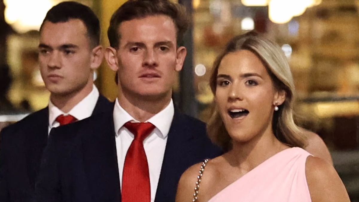 Isaac Heeney wins Sydney Swans top honour at club awards night