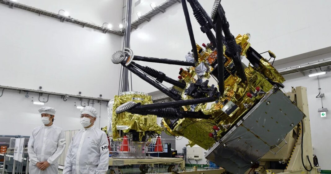 Japan launches ambitious robotic mission to Martian moon Phobos