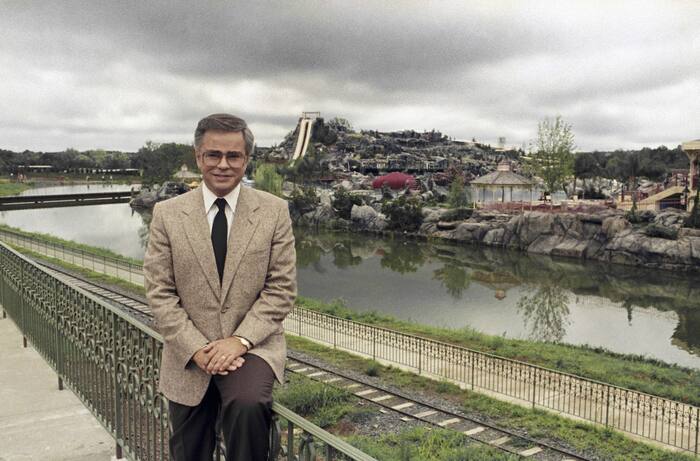 Jim Bakker, who built ‘PTL Club’ televangelism empire, has died at 86