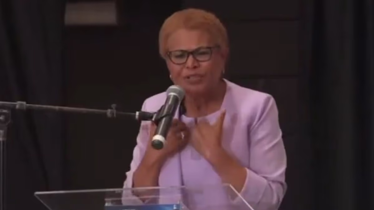 Karen Bass slammed for defending being out of town amid Palisades fire