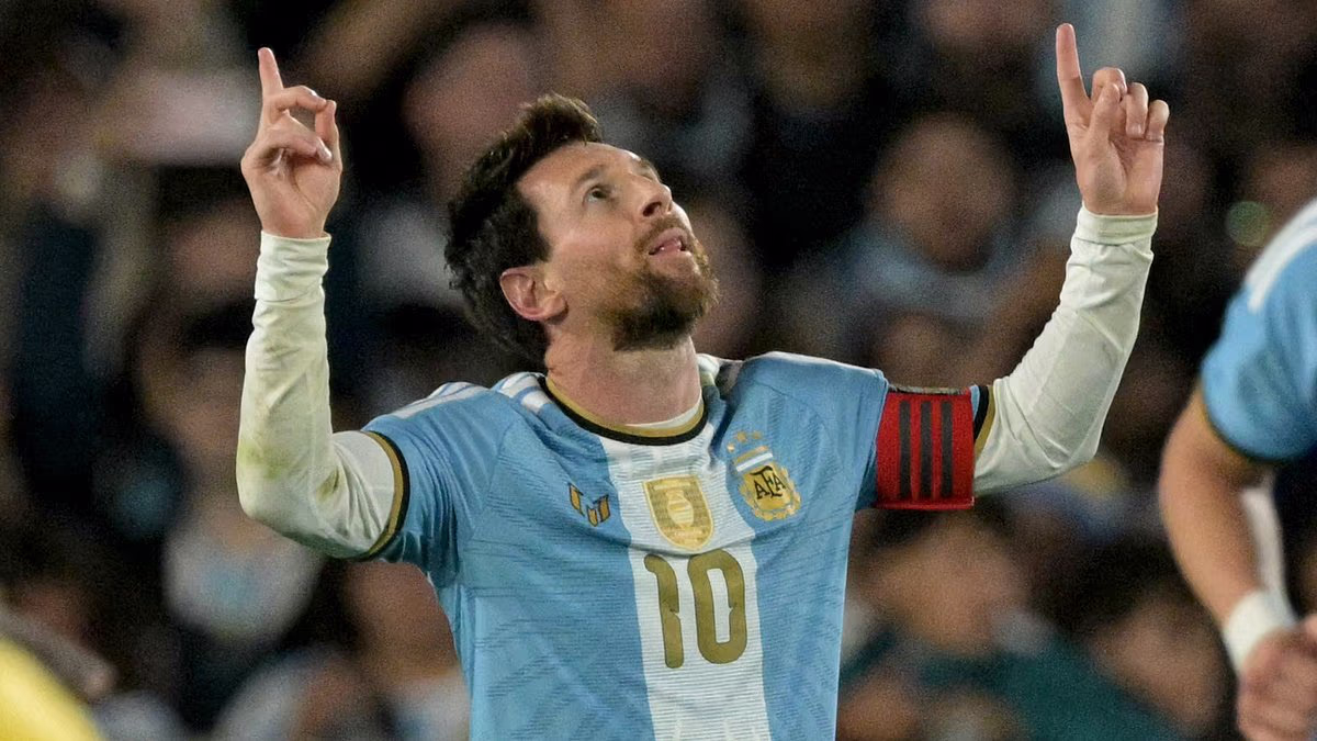 Lionel Messi fights back tears as Argentina pays tribute to hero