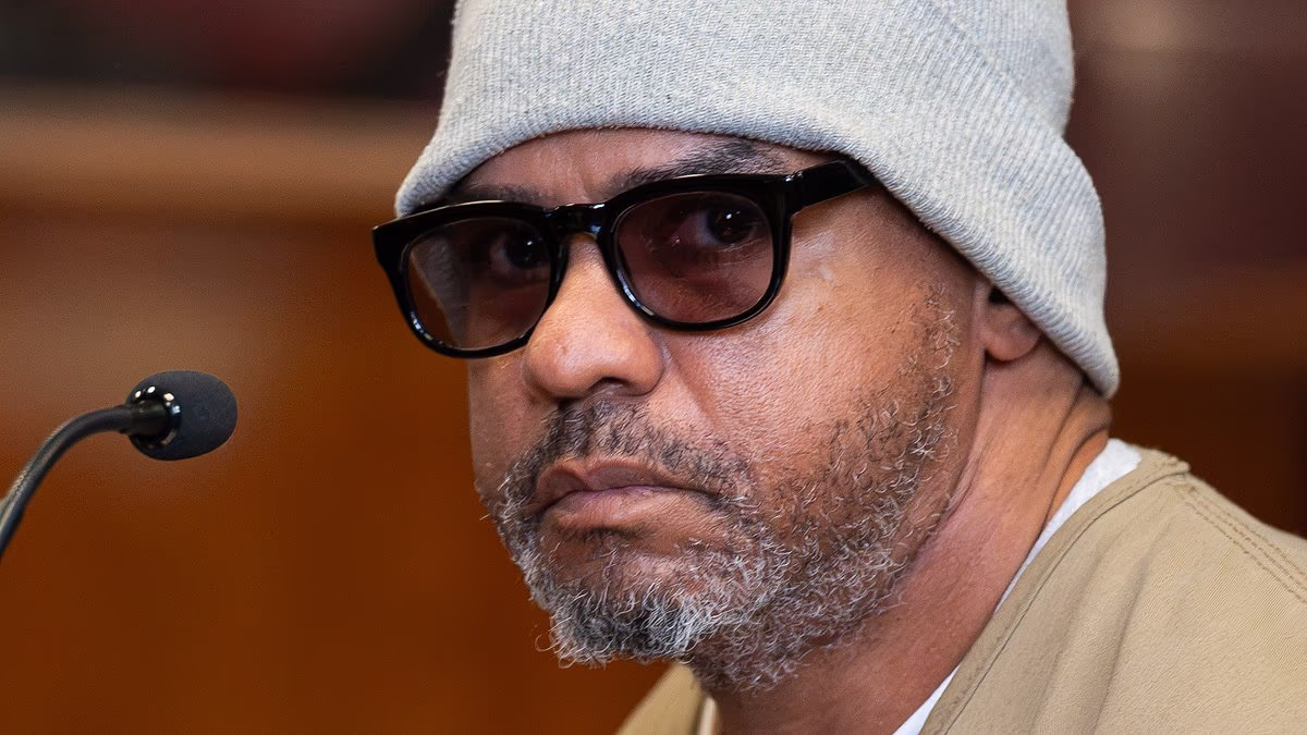 Man who slashed ex-girlfriend's throat snaps in court after meltdown