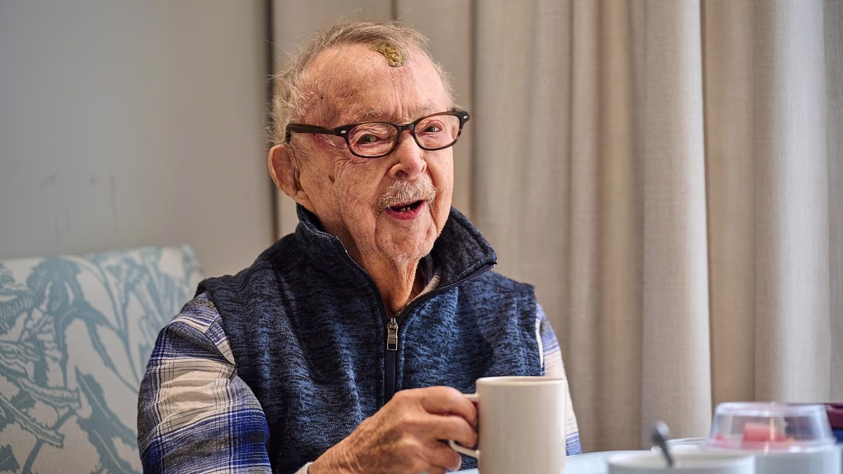 Oldest Aussie turns 113, swaps messages with world's oldest man