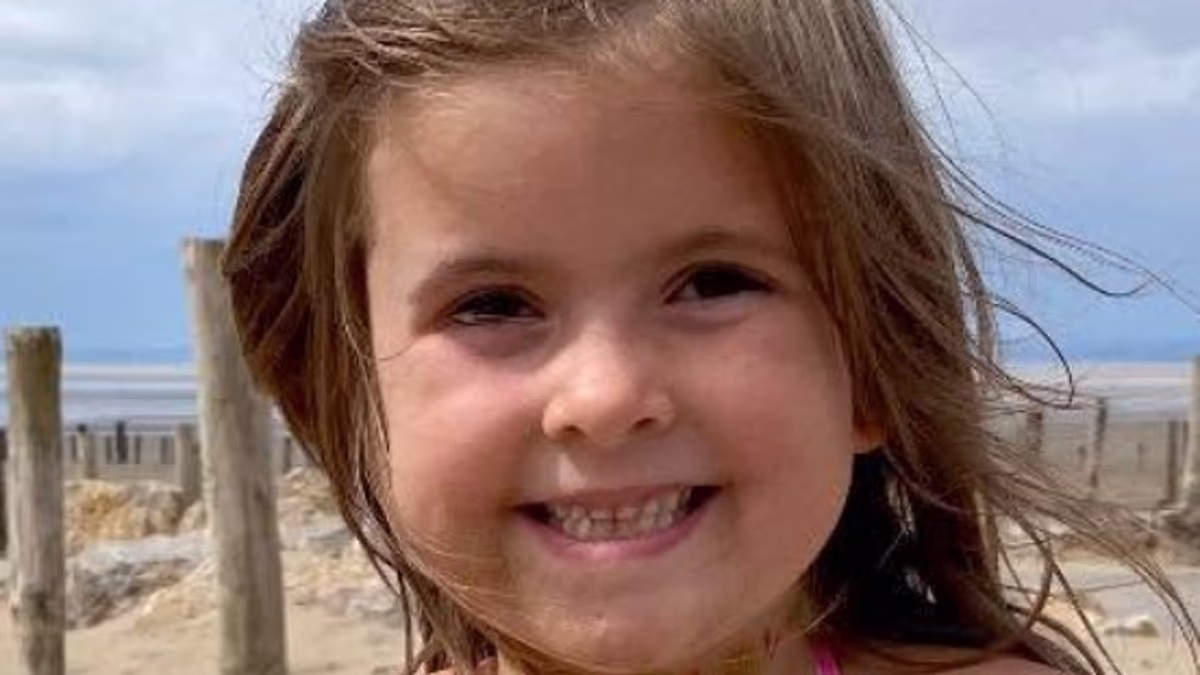 Pictured: Girl, 11, found dead in park as police investigate