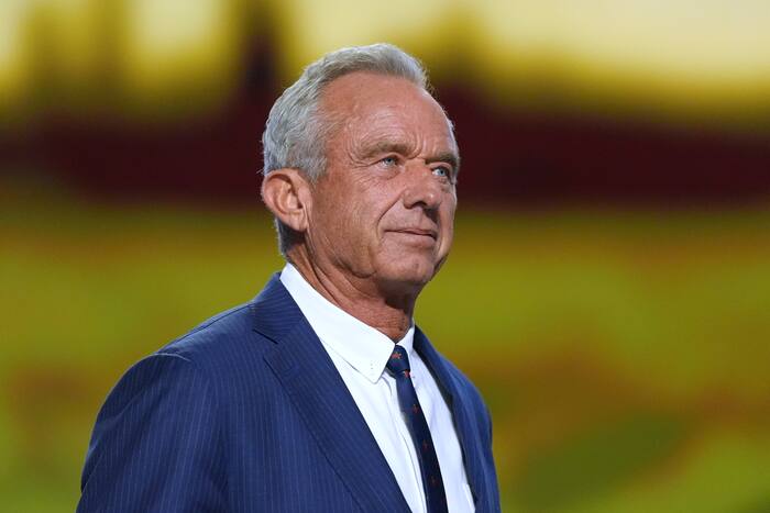 RFK Jr.'s embrace of AI confounds some MAHA allies and medical experts
