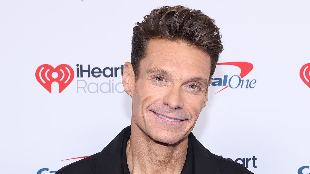 Ryan Seacrest, 51, puts six-pack on display in shirtless thirst trap