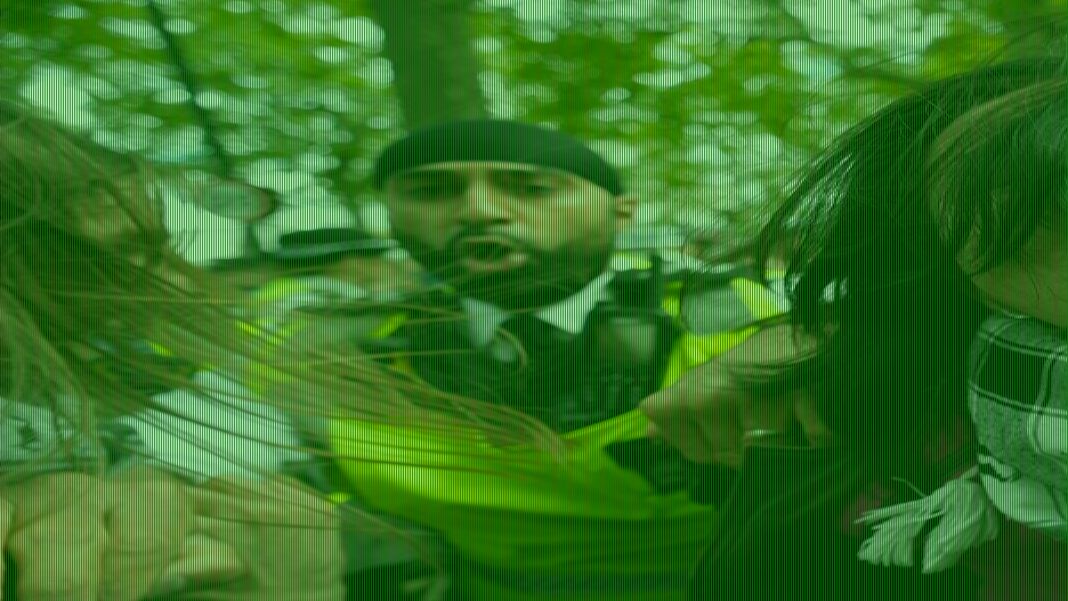 Scuffles between protesters and police on pro-Palestinian march