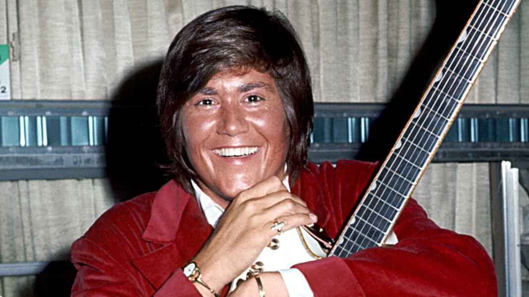 Spotted In Las Vegas: See '60s Heartthrob Wayne Newton Today