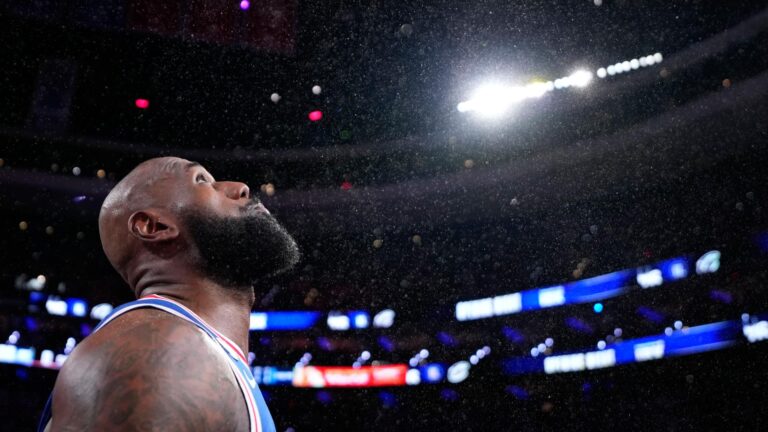 Trump Calls LeBron James a ‘Disgrace’ for Anthem Stance