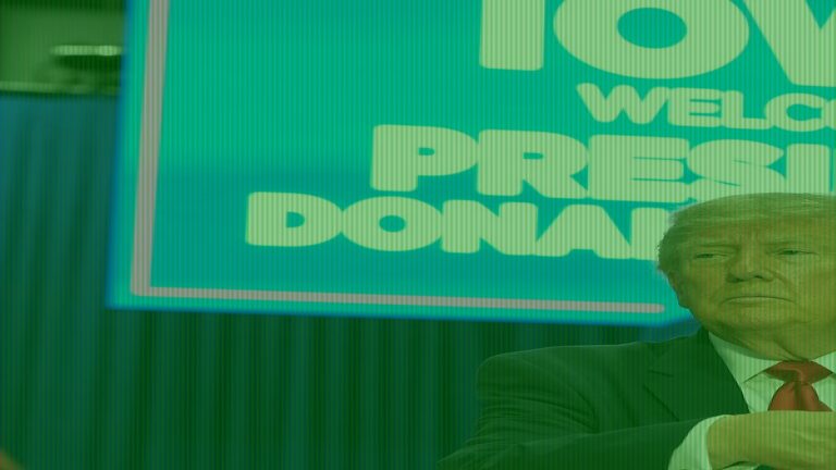Trump Tells Iowa Crowd He Has the Right to Seek a Third Term