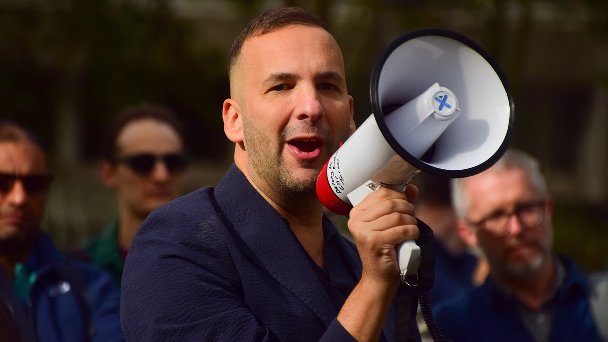 Zack Polanski fights for survival at Greens conference